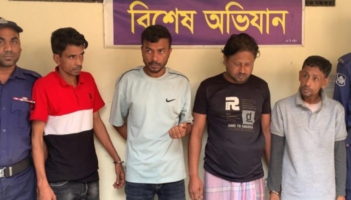 ​বিয়ানীবাজারে ছিনতাই হওয়া সিএনজি উদ্ধার, গ্রেপ্তার ৪