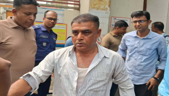​আহত সাংবাদিক বোয়ালখালীর এন মোহাম্মদ প্লাস্টিক কারখানায় শ্রমিক অসন্তোষ