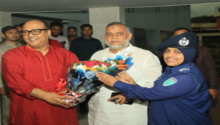 ​হবিগঞ্জে হুইপ জি কে গউছকে গার্ড অব অনার