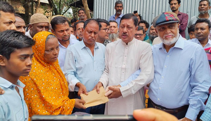 ​সৌদিতে মিসাইল হামলায় নিহত কটিয়াদীর প্রবাসী বা”চু মিয়ার পরিবারে শোকের ছায়া : প্রধান মন্ত্রীর অনুদান প্রদান