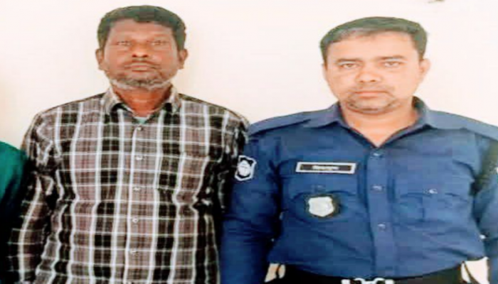 ​বদলগাছীতে ১২ বছরের নাতনিকে ধর্ষণের অভিযোগে প্রতিবেশি দাদা আটক