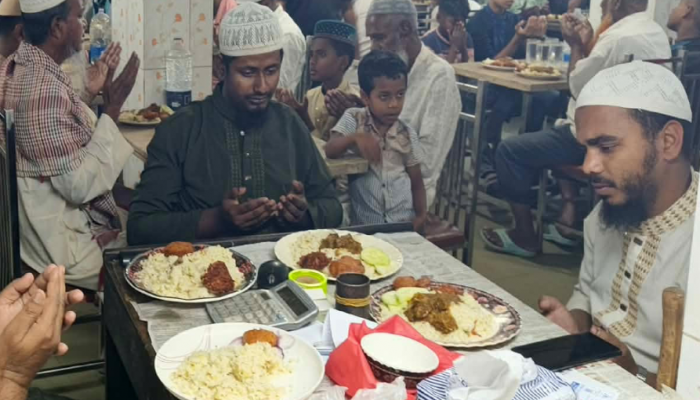 রুচিতা হোটেল এন্ড রেস্টুরেন্টের ইফতার ও দোয়া মাহফিল অনুষ্ঠিত