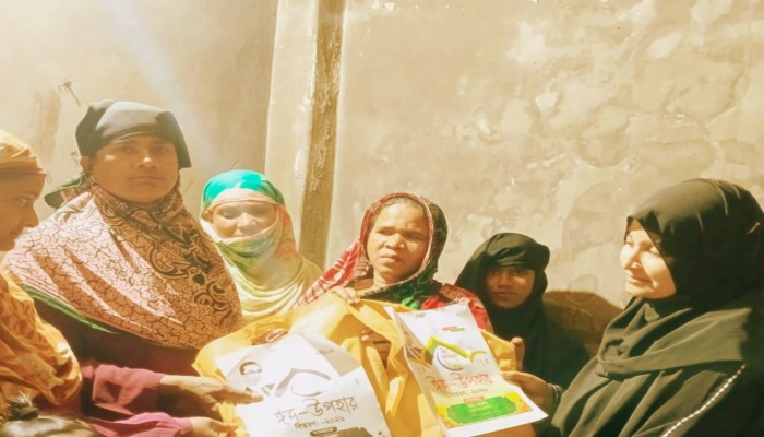 ঈদ উপলক্ষে রাজস্থলীতে ৭০ অসহায় পরিবারের পাশে বিএনপি নেতা বাবলু মিয়া