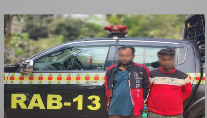 গাইবান্ধা জেলার  সুন্দরগঞ্জ থানাধীন এলাকা হতে ১১৭ বোতল ফেয়ারডিলসহ ০২ জন মাদক ব্যবসায়ীকে গ্রেফতার করেছে র‌্যাব-১৩