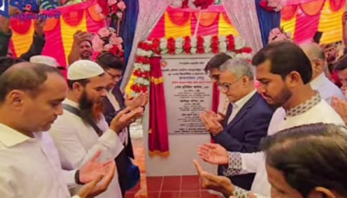 ​‘পাবলিক পরিবহণে পর্যাপ্ত তেল সরবরাহের সিদ্ধান্ত’ -সড়ক ও সেতু মন্ত্রী শেখ র‌বিউল আলম