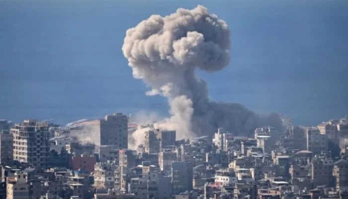 ইসরাইলি হামলায় লক্ষ্যবস্তু ইরানের শীর্ষ নেতৃত্ব