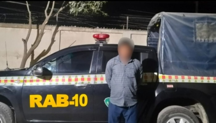 ফরিদপুরে কোতয়ালী থানা এলাকায় প্রায় পনের হাজার টাকা মূল্যমানের ৪৭ পিস ইয়াবাসহ ০১ জন মাদক ব্যবসায়ীকে গ্রেফতার করেছে র‌্যাব-১০