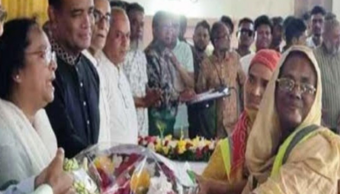 প্রধানমন্ত্রীর ঈদ উপহার পেয়ে দারুন খুশি বরিশাল সিটি কর্পোরেশনের ১৩৭৮ পরিচ্ছন্নতাকর্মী