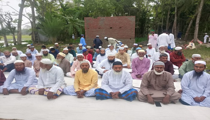 কাউখালীতে সৌদি আরবের সাথে মিল রেখে ঈদুল ফিতর উদযাপিত