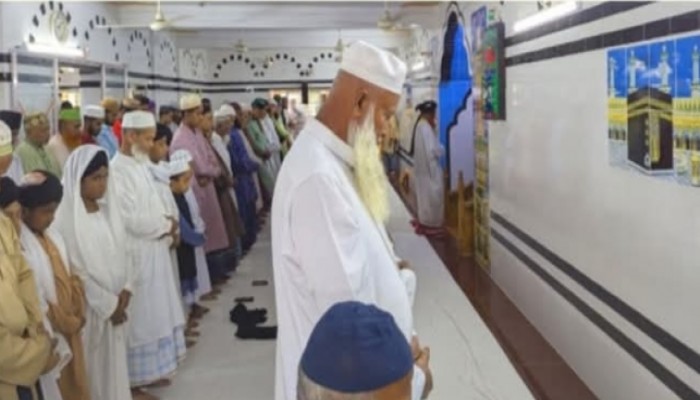 সৌদি আরবের সঙ্গে মিল রেখে পটুয়াখালীর ৩৫ গ্রামের প্রায় ২৫ হাজার ধর্মপ্রাণ মুসল্লির ঈদ উদযাপন