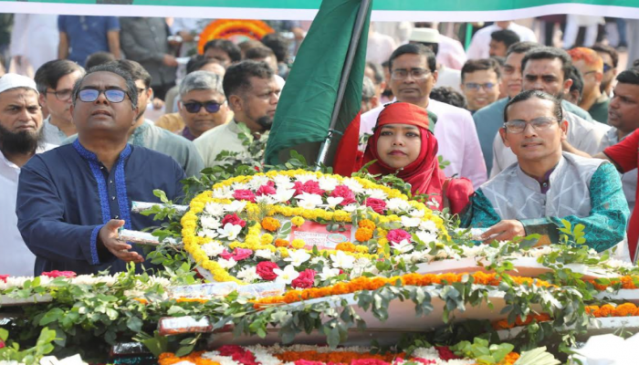 যুদ্ধাপরাধীরা স্মৃতিসৌধকে অপবিত্র করেছে : মোমিন মেহেদী