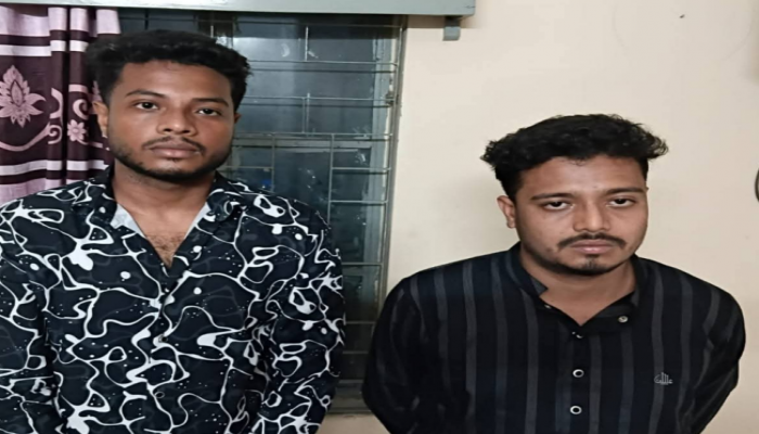 ​খুলনা ফুলতলায় অস্ত্র বেচাকেনার সময় দুই যুবক আটক, উদ্ধার ৩টি আগ্নেয়াস্ত্র ও ৯ রাউন্ড গুলি,