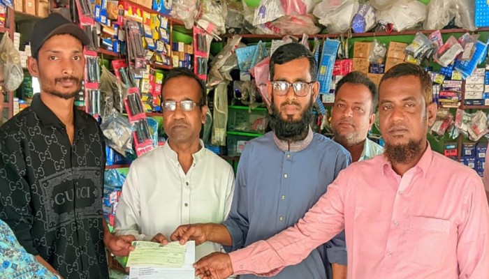 বাঙ্গালহালিয়ায় ন্যাশনাল লাইফ ইনসুরেন্সের মরণোত্তর বীমা দাবির চেক প্রদান