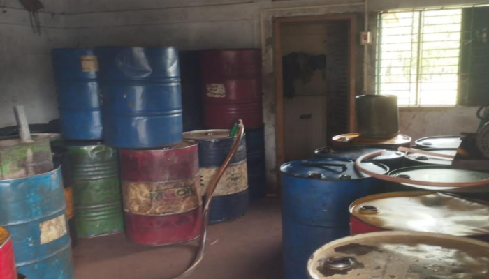 র‌্যাব-৯ ও মৌলভীবাজার জেলা প্রশাসনের যৌথ অভিযানে মৌলভীবাজারের শ্রীমঙ্গলে অবৈধভাবে অতিরিক্ত জ্বালানি তেল ও এলপিজি গ্যাস মজুদের দায়ে ০২টি ব্যবসা প্রতিষ্ঠানকে ১ লক্ষ টাকা জরিমানাসহ বিপুল পরিমাণ মজুদকৃত গ্যাস সিলিন্ডার জব্দ