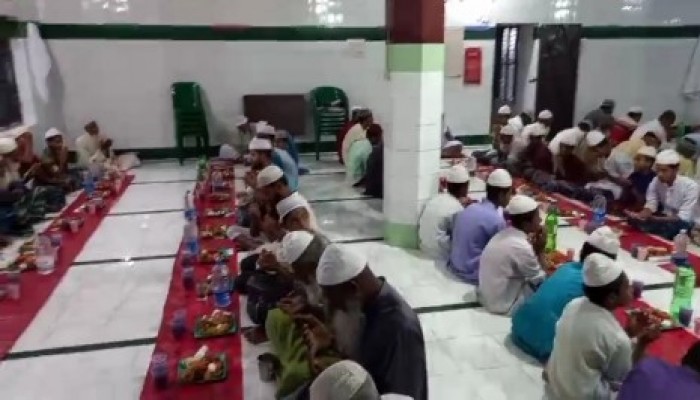 কয়রায় গ্ল্যামার ইলেকট্রনিকের চেয়ারম্যান জাহাঙ্গীর আলমের   মতবিনিময়