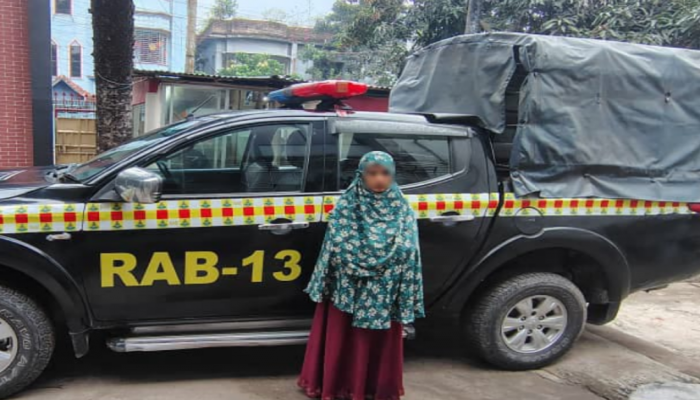 রংপুরে পাওনা টাকা ফেরত চাওয়ায় নারীকে হত্যার অভিযোগে মামলা; র‌্যাব-১৩ এর অভিযানে প্রধান ০২ এজাহারনামীয় আসামি গ্রেফতার