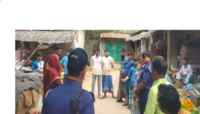 ​নাইক্ষ্যংছড়ি বাজারে ভ্রাম্যমাণ আদালতের অভিযান ও জরিমানা