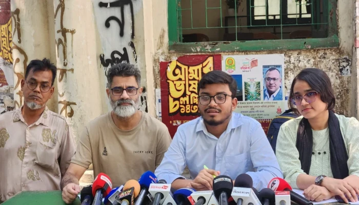 গণমাধ্যমে থাকা আওয়ামী তথ্য সন্ত্রাসীদের জবাবদিহিতার আওতায় আনতে হবে