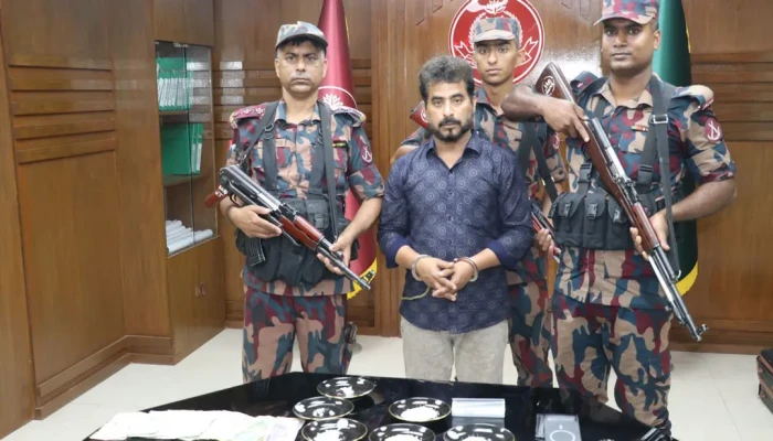 যশোরে সাড়ে ৬ কোটি টাকার হীরাসহ ভারতীয় নাগরিক আটক