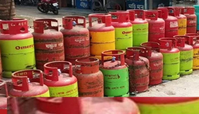 ​বুড়িচংয়ে এলপি গ্যাসের দামে অসঙ্গতি, সরকারি নির্দেশনা মানছে না কিছু ব্যবসায়ী
