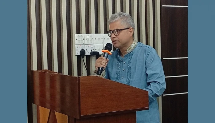 মৌলভীবাজারে সাংবাদিক কল্যাণ ট্রাস্টের চেক বিতরণ