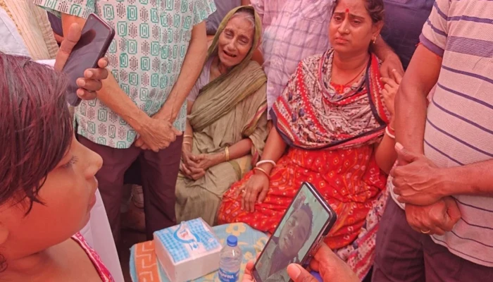 নিহত উজ্জ্বল কর্মকারের পরিবারের পাশে দাঁড়ালেন ড. মাসুদ এমপি