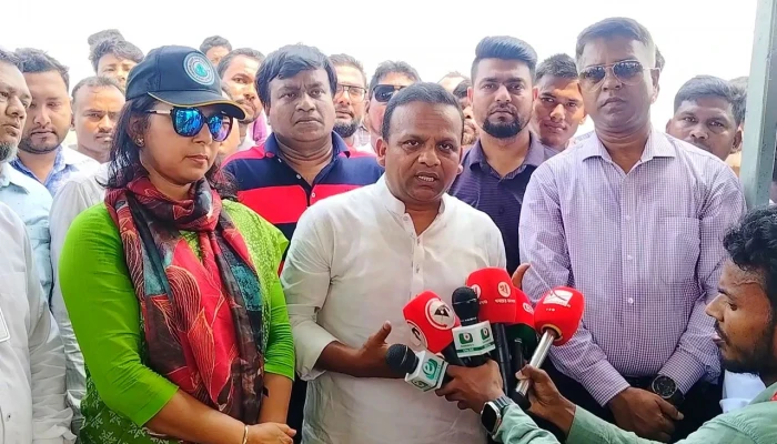 কারো আমন্ত্রণে নয় নিজ দায়িত্ব থেকে এসেছি: নৌপরিবহন প্রতিমন্ত্রী