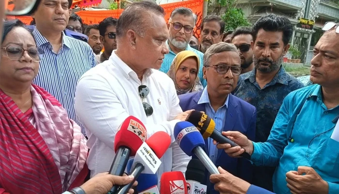 সব শিশুকে হাম-রুবেলার টিকার আওতায় আনা হবে: স্বাস্থ্য উপদেষ্টা