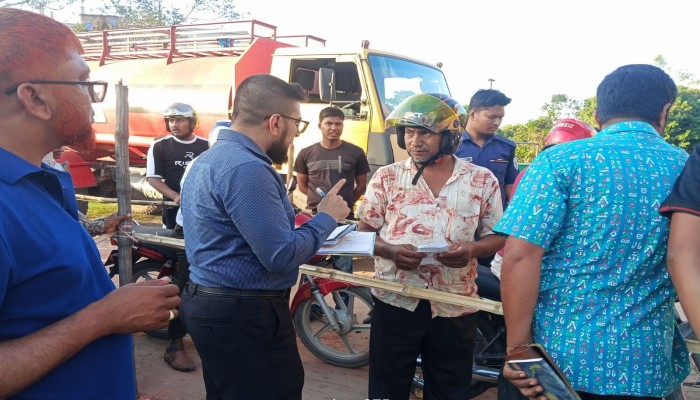 তেল নিতে এসে বিপদ  ১৭  চালকের বিরুদ্ধে আইনি ব্যবস্থা