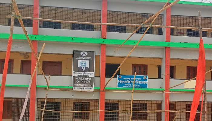 কাউখালীতে সরকারি প্রাথমিক বিদ্যালয়ের এক শ্রেণীর শিক্ষকদের বিরুদ্ধে অনিয়মের অভিযোগ উঠেছে