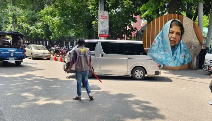 আদালতের উদ্দেশে ডিবি কার্যালয় থেকে বের করা হলো শিরীন শারমিনকে