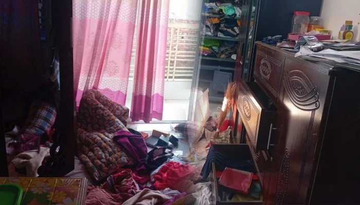 স্বামী-স্ত্রীসহ সন্তানদের হাত-পা বেঁধে কোটি টাকার মালামাল লুট