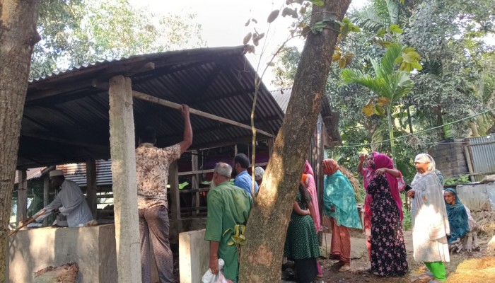 স্বপ্নের খামার পুড়ে ছাই: কালীগঞ্জে আগুনে নিঃস্ব মসজিদের ইমাম