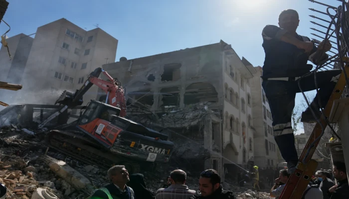 ইরানের একাধিক রেলপথ ও যোগাযোগ অবকাঠামোতে যৌথ হামলা