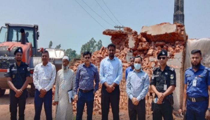 র‌্যাব- ১৩, রংপুর জেলা প্রশাসন এবং পরিবেশ অধিদপ্তরের যৌথ মোবাইল কোর্ট পরিচালনায় ০৪ টি ইট-ভাটাকে ১৫,৫০,০০০/- (পনের লক্ষ পঞ্চাশ হাজার) টাকা জরিমানা।