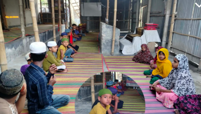 ​কেক নয়, ভালোবাসা; এতিমদের সঙ্গে ব্যতিক্রমী জন্মদিন ইবি শিক্ষার্থীর