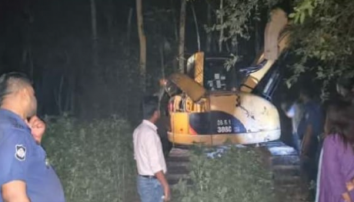 ​রাতের আধারে জমির টপসয় কাটায় ৫০ হাজার টাকা জরিমানা