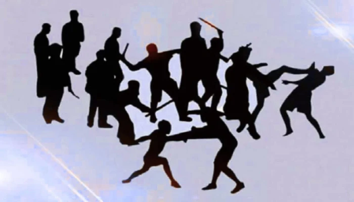 দৌলতখানে দোকানঘর দখল নিয়ে সংঘর্ষ, আহত ১২