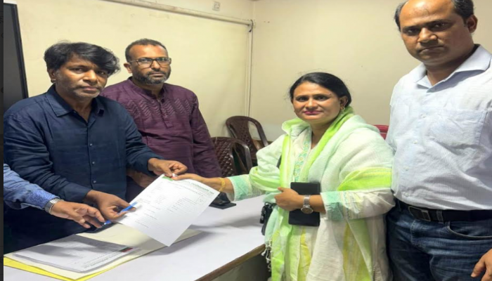 সংরক্ষিত নারী আসনে তানজিন চৌধুরী লিলির মনোনয়নপত্র সংগ্রহ