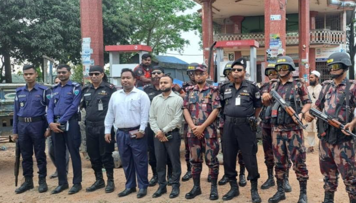 ভোক্তা পর্যায়ে ভোজ্য তেলের নিরব”িছন্ন সরবরাহ নিশ্চিতকল্পে সিলেট, হবিগঞ্জ এবং সুনামগঞ্জের গুরুত্বপূর্ণ বাজার সমূহে একযোগে মনিটরিং জোরদার করাসহ ২১ হাজার টাকা জরিমানা করেছে র‌্যাব-৯