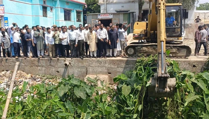 নবীনগরে আলীয়াবাদ খালে পরিষ্কার-পরিচ্ছন্নতা শুরু