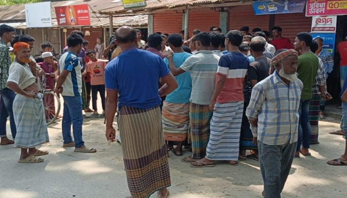 কুড়িগ্রামের এক বাজারে ৫০ বছর ধরে গরুর মাংস বিক্রি বন্ধ