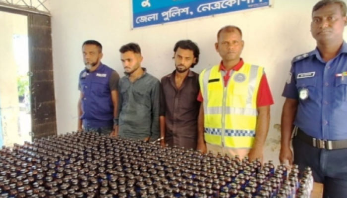 ​দুর্গাপুরে পুলিশের অভিযানে ৬০০ বোতল মাদক উদ্ধার, গ্রেপ্তার ২