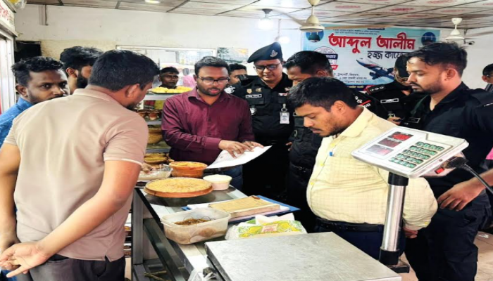 সলঙ্গায় ভোক্তা অধিকারের অভিযান দুই মিষ্টির দোকানে জরিমানা