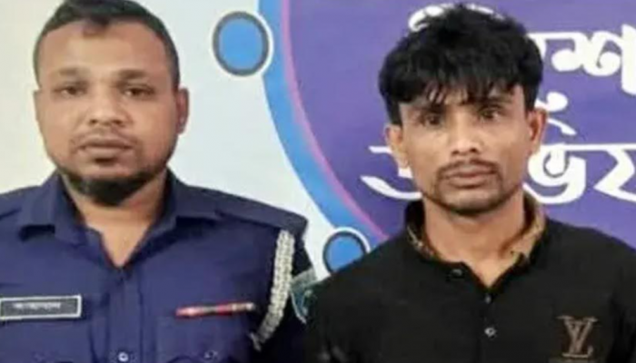 কুড়িগ্রামের নাগেশ্বরীতে তেল নিতে গিয়ে গ্রেফতার একাধিক মামলার আসামি