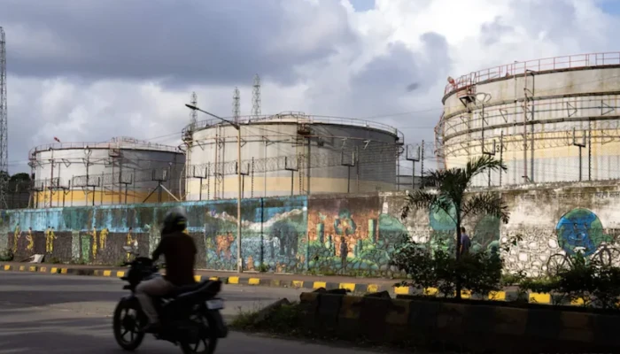 রাশিয়ার তেল কেনা নিয়ে ভারতকে দুঃসংবাদ দিলো যুক্তরাষ্ট্র