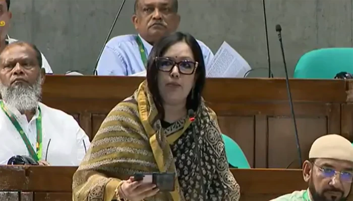 আমার এলাকার হাসপাতাল নিজেই রোগীর মতো