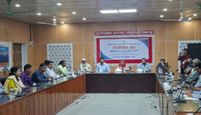 তেঁতুলিয়ায় ডিসির বক্তব্য ভিডিও করতে নিষেধ, সাংবাদিকদের অনুষ্ঠান বয়কট