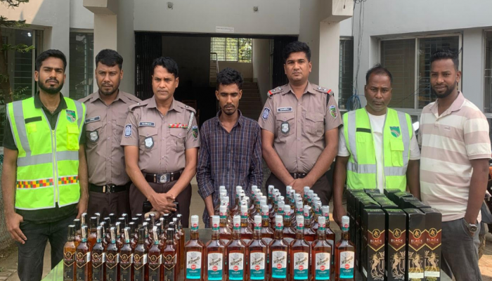 ভালুকায় বিপুল পরিমান ভারতীয় মদ জব্দ আটক- ১