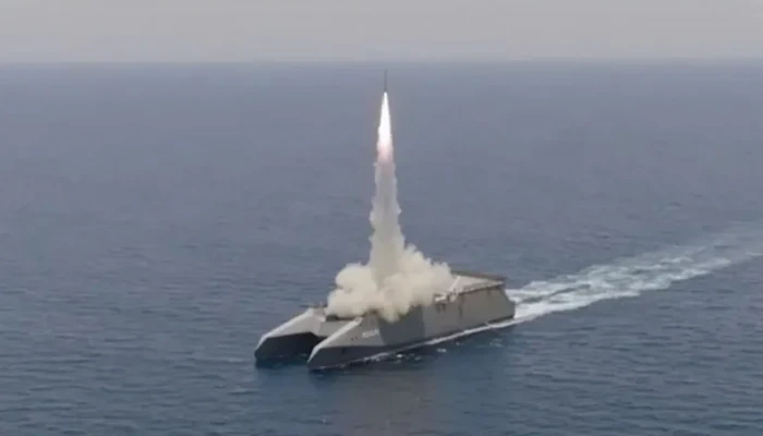 হরমুজ প্রণালি আবারো বন্ধের ঘোষণা দিলো ইরানের নৌবাহিনী